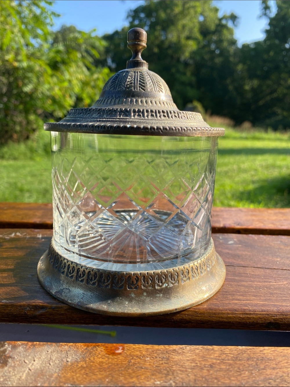 Antique Diamond Cut Lead Crystal Body/Brass Bronze Lid & Base Vanity Container